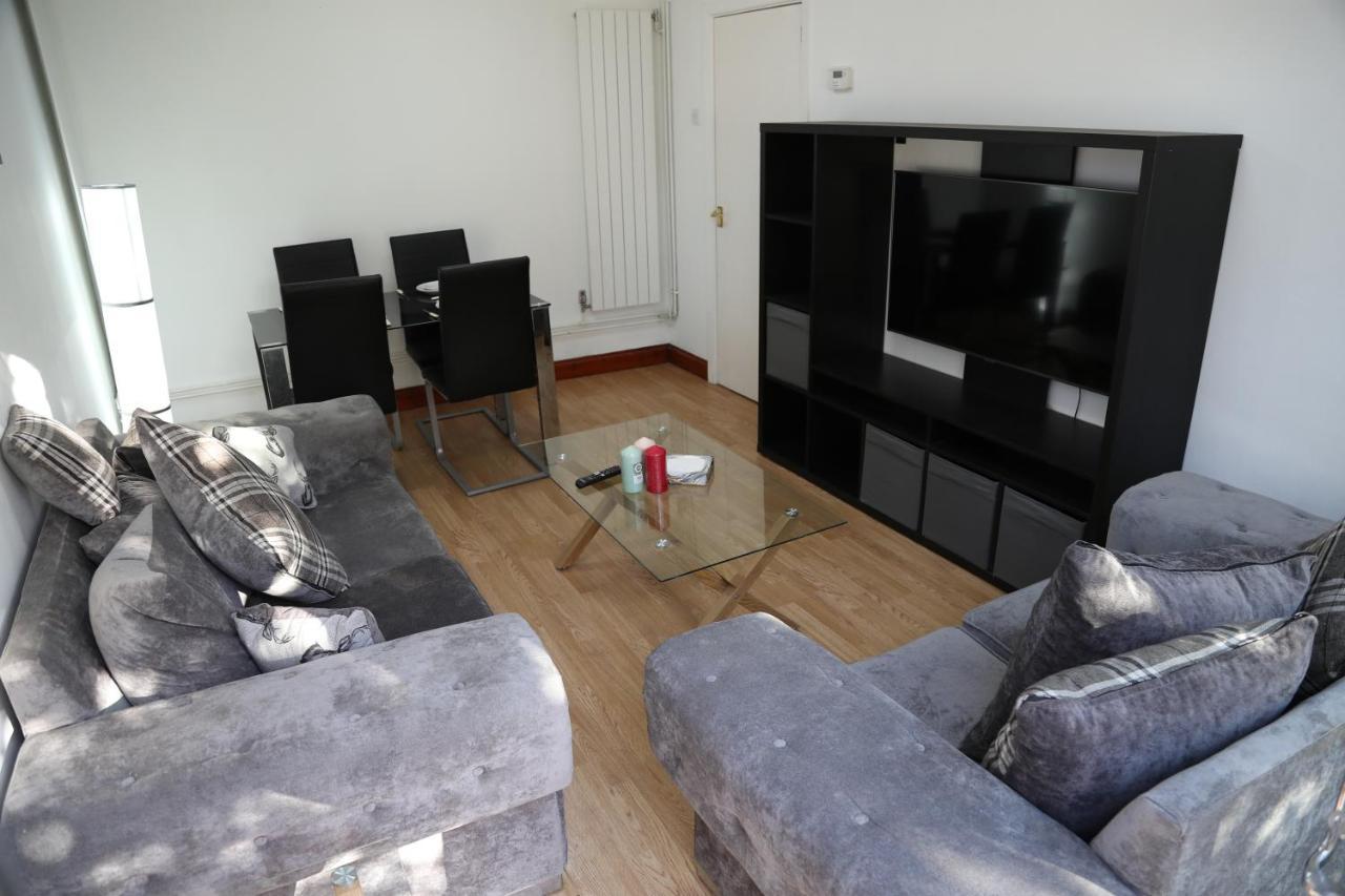 Cosy 3-Bed Bungalow Nec Airport Close To Amenities เบอร์มิงแฮม ภายนอก รูปภาพ