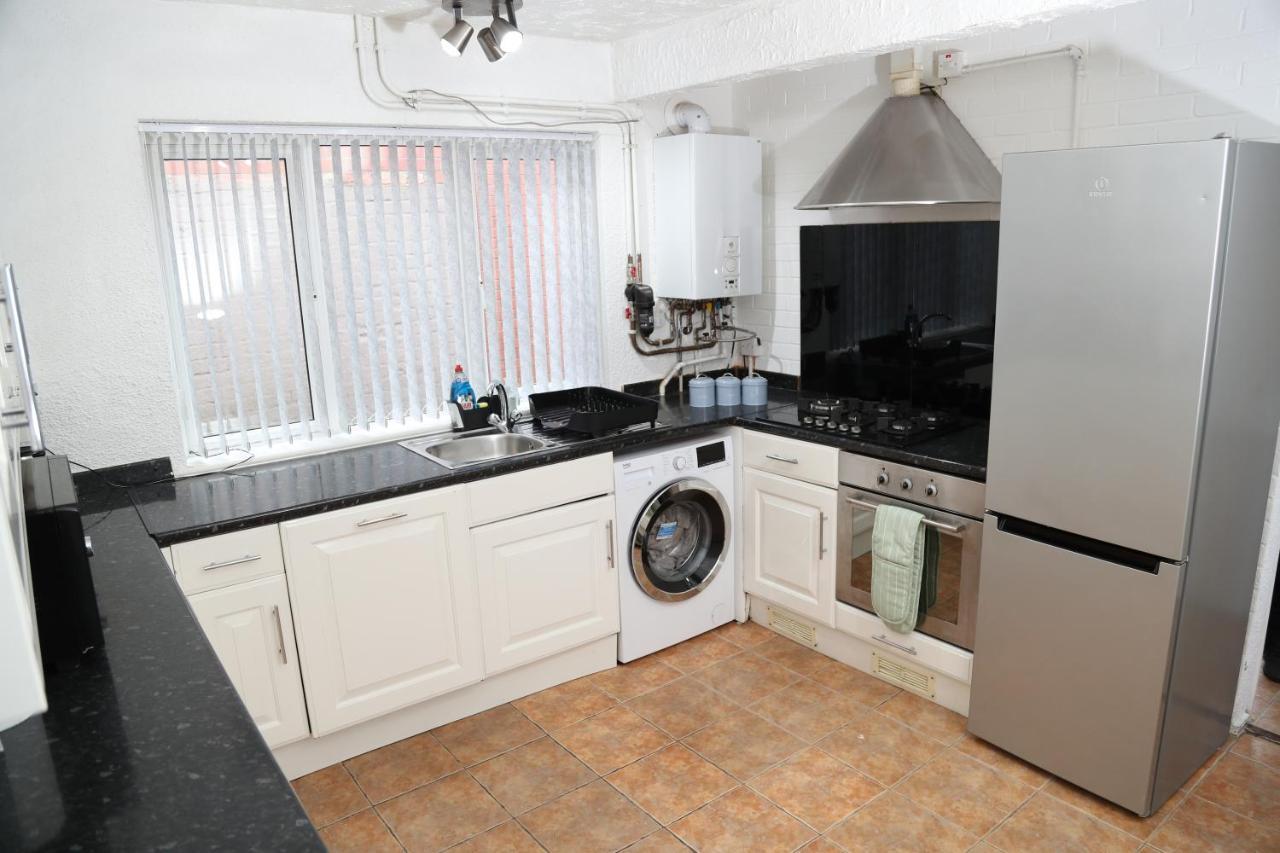 Cosy 3-Bed Bungalow Nec Airport Close To Amenities เบอร์มิงแฮม ภายนอก รูปภาพ